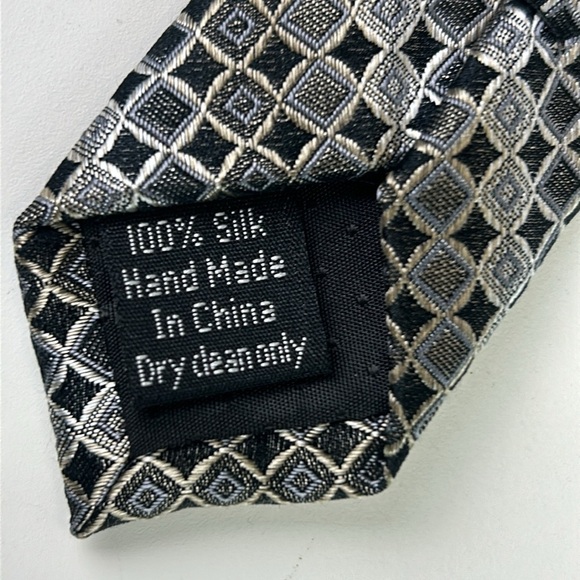 Joseph & Feiss International Silk Diamond Pattern Tie - Picture 3 of 6